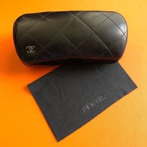 Auth CHANEL Hard Quilted Sunglass Case